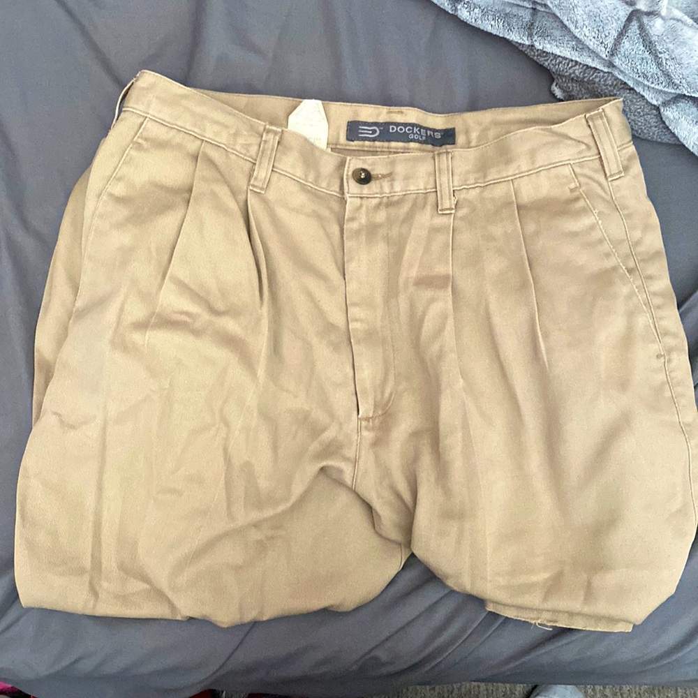 Khaki Docker’s Golf Pants